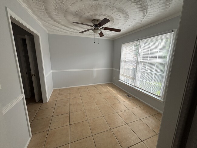 Building Photo - 1526 Brenland Cir