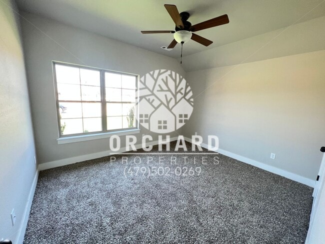 Building Photo - 803 Woodplains Ave