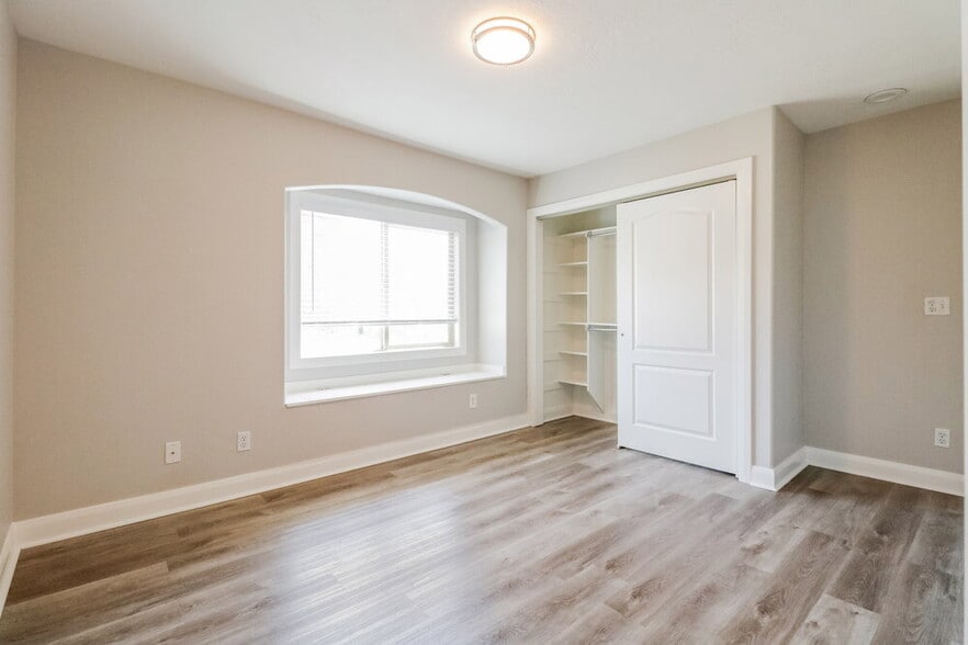 Building Photo - 817 N 600 W