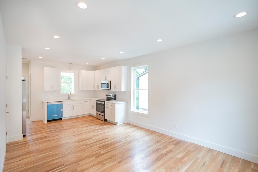 Building Photo - 230 Lanier Dr