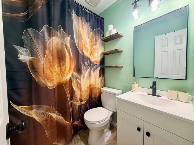 Building Photo - Gorgeous Single Family 4 bedroom furnished rental in Green Run