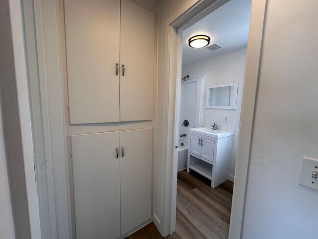 Building Photo - 142