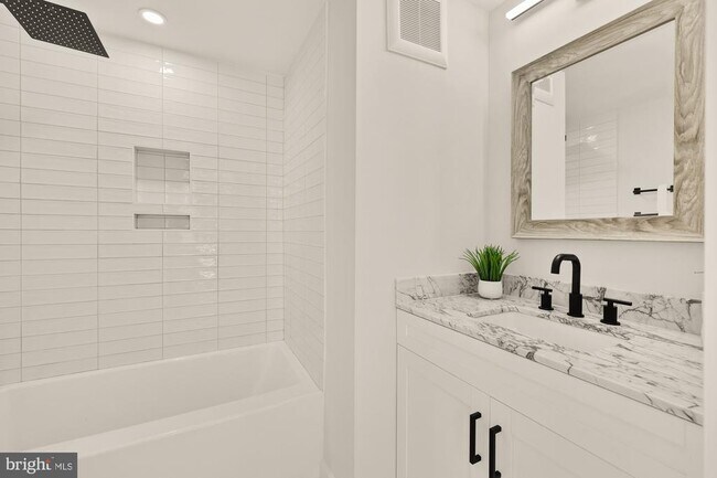 Building Photo - 2610 41st St NW