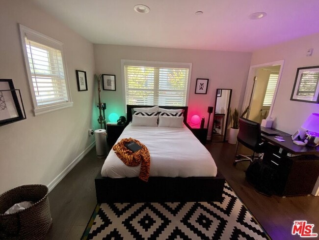 Building Photo - 2317 Scarff St