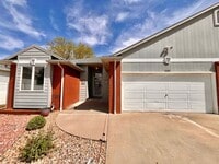Building Photo - Spacious 3 bedroom/3 bath Townhome with 2 car Attached Garage and Private Yard in Evans, CO