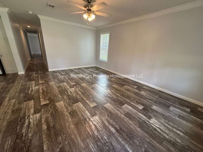 Building Photo - 7040 Hilton Dr