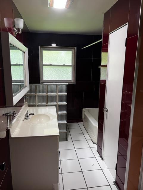 Building Photo - 407 Englewood Dr