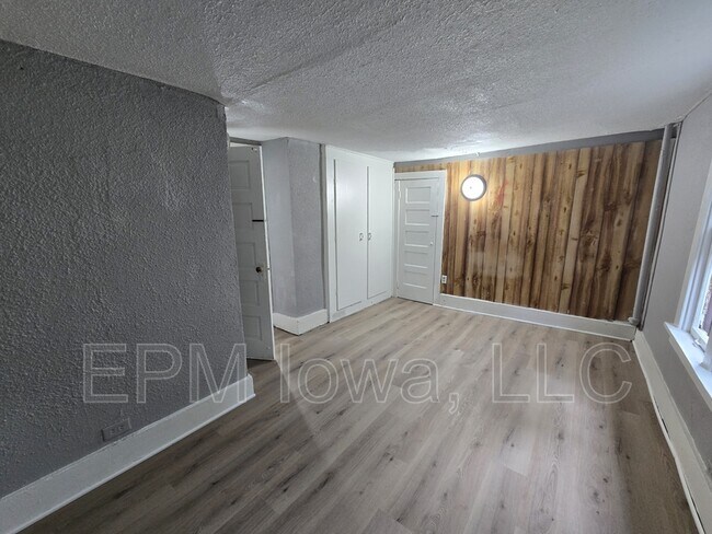 Building Photo - 642 Dawson St