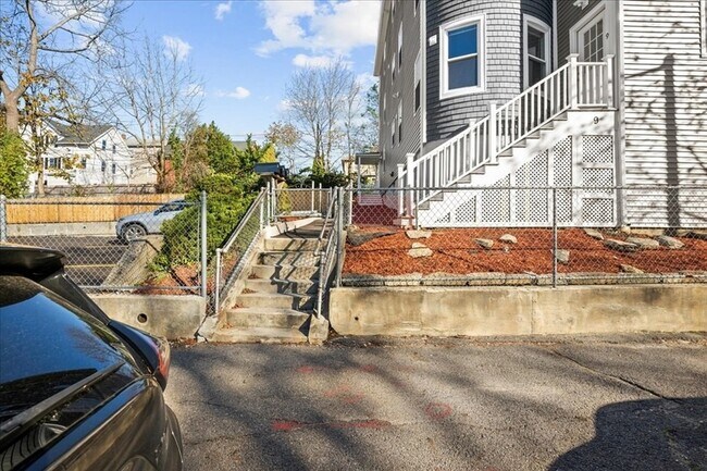 Building Photo - 9 Upsala St