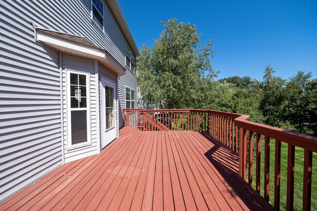 Building Photo - 12101 Waconia Cir NE