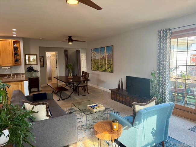 Building Photo - 322 E Beech St