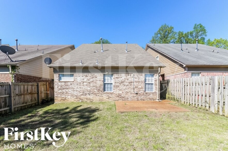 Building Photo - 2654 Bending Elm Cove