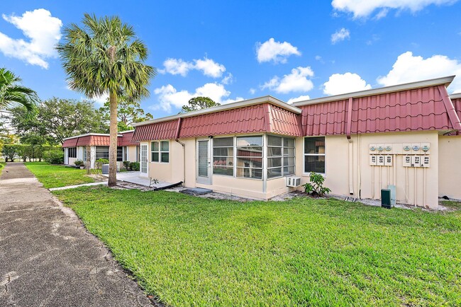 Building Photo - 631 Marlboro Oval