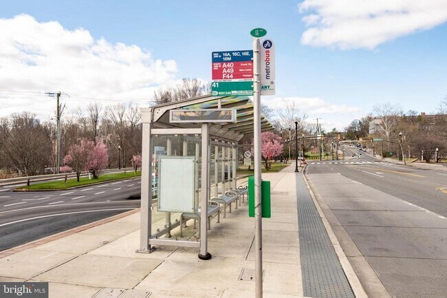 Building Photo - 989 S Buchanan St