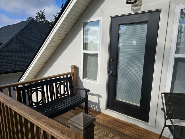 Building Photo - 205 Sutherland Dr