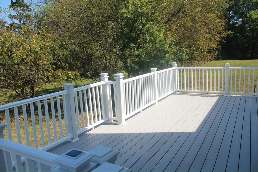 Building Photo - 750 Hickory Ct