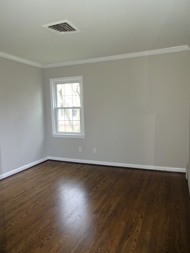 Building Photo - Wonderful Home in Prime Location!