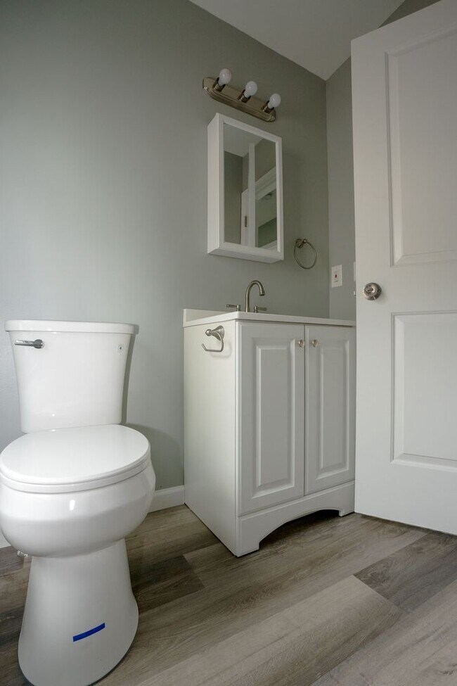 Building Photo - All Utilities Included!!  Freshly Remodeled Upper Unit Duplex.  A must see!!