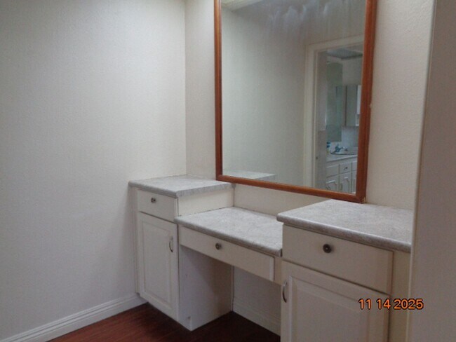 Building Photo - Sprawling and Spacious 8-acre Ranch Home