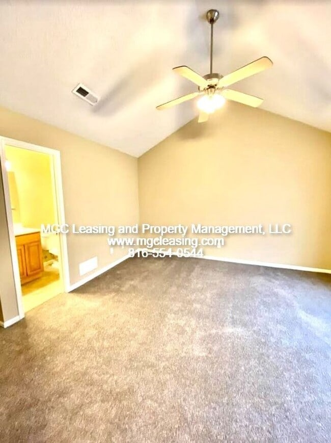 Building Photo - Enjoy Winter In Your Charming Townhome At Timber's East!