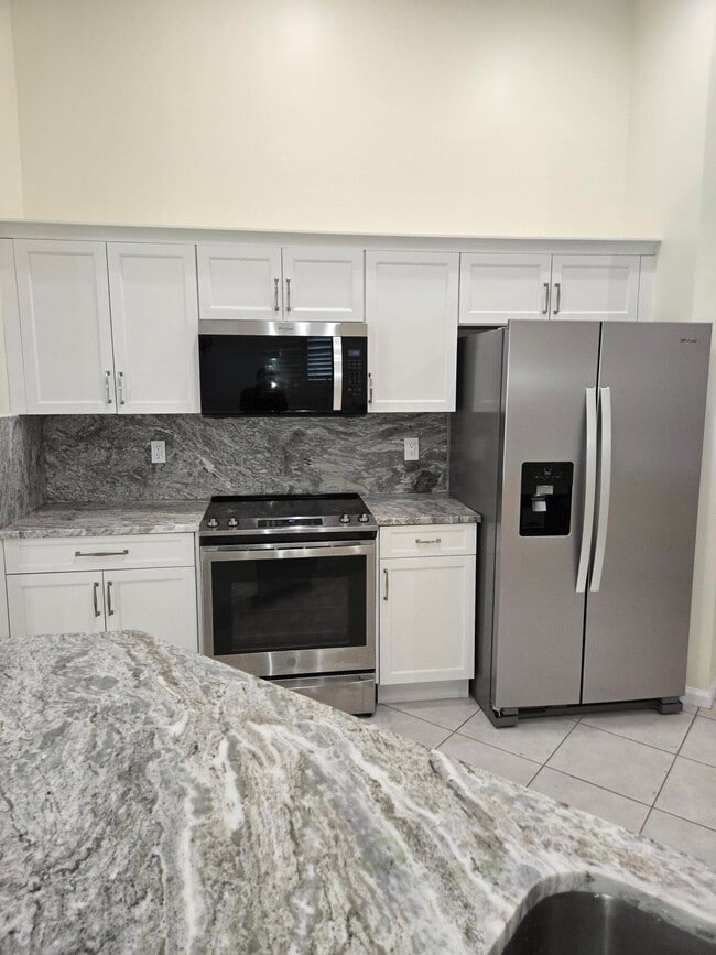 Building Photo - 2680 Clipper Cir