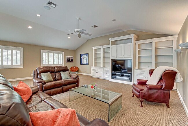 Building Photo - 9310 Oakford Ct