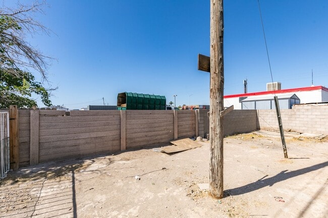 Building Photo - Cozy 1-Bedroom Retreat with Spacious Yard & Open Living Layout * COMING SOON *