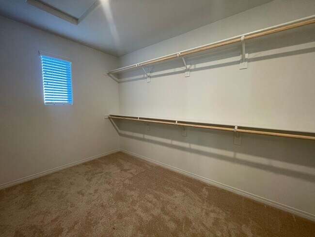 Building Photo - Beautiful Three Bedroom Two and a Half Bathroom Home in Murrieta!