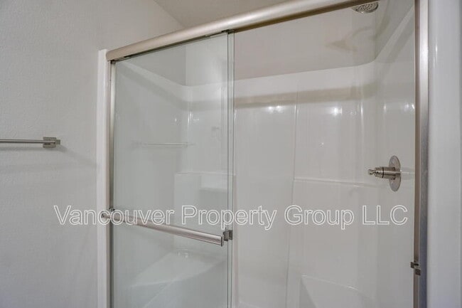 Building Photo - 2215 E Badger Wy