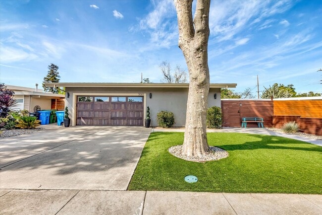 Building Photo - Gorgeous Vibrant Home In Santa Clara