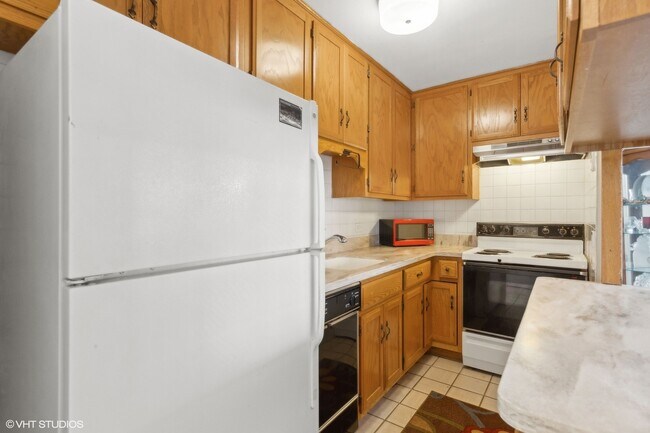 Building Photo - 1516 Hinman Ave