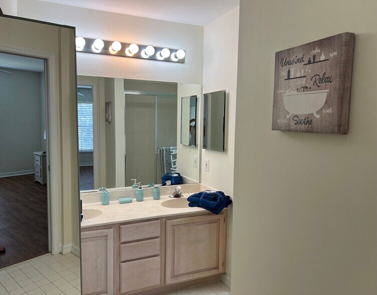 Primary bath - 9850 Costa Mesa Ln