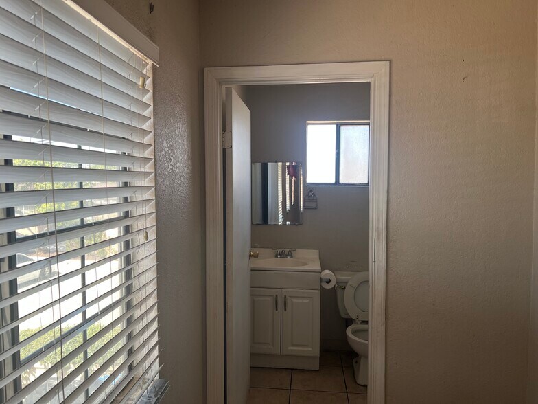 Building Photo - 6350 Bissell St