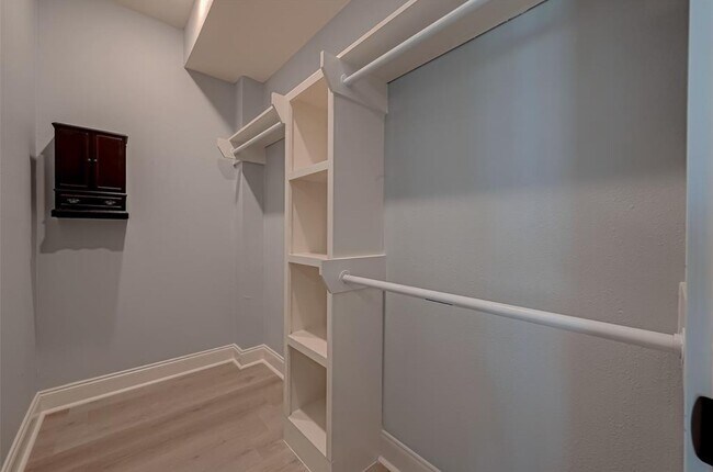 Building Photo - 1110 Avenue K Ave