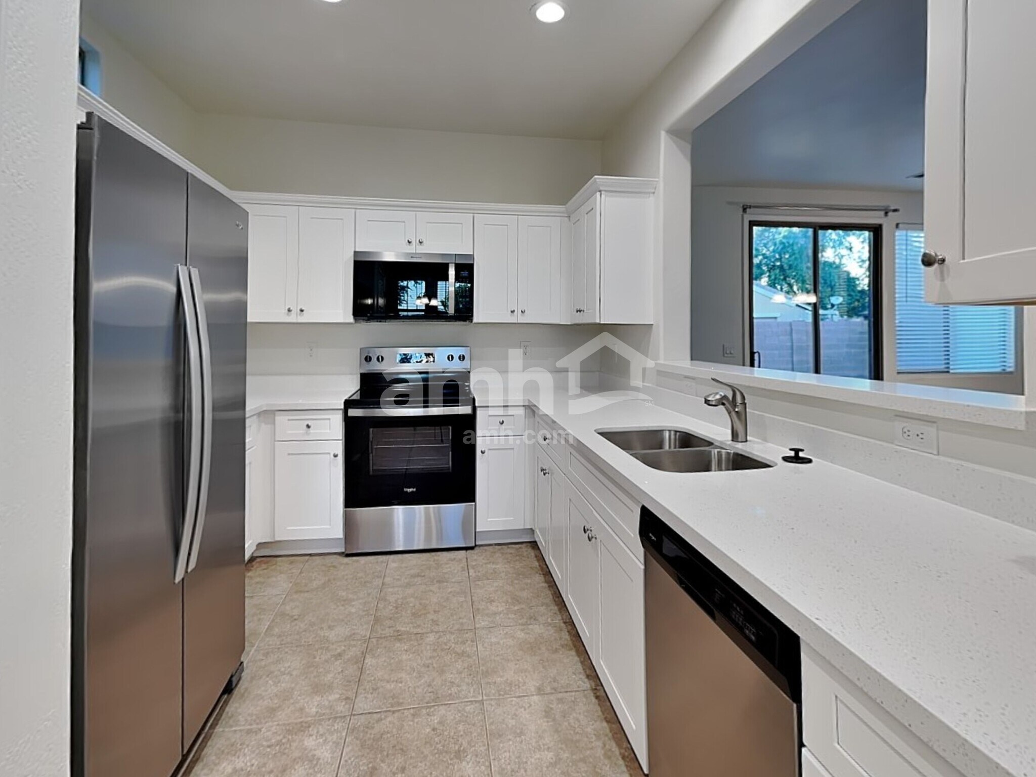 Building Photo - 2930 S Cole Dr