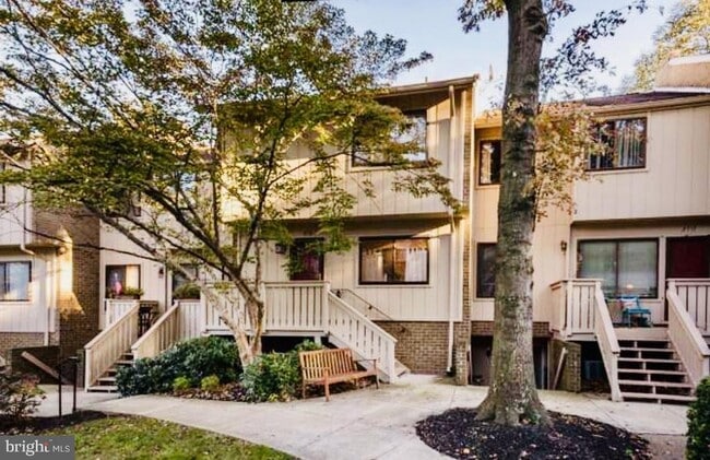 Building Photo - 2716 Glengyle Dr