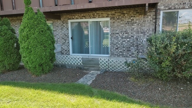 Building Photo - 2600 Brookwood Way Dr
