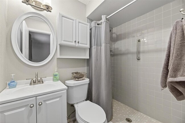 Building Photo - 8137 English Elm Cir