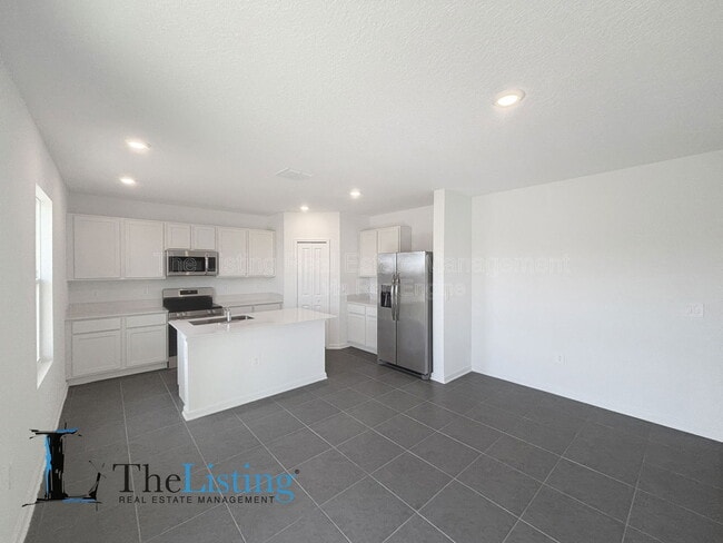 Building Photo - 4810 Katrina Dr