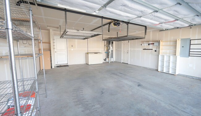 Building Photo - 3 Bedroom, 2 bathroom home on Sunnyside Hill!