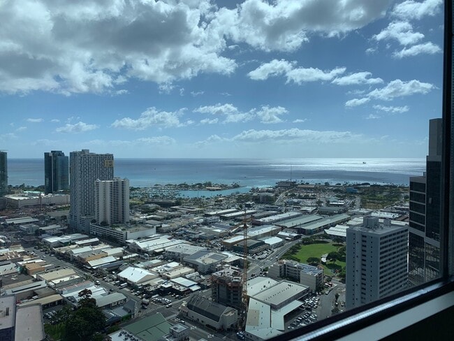 Primary Photo - High Floor - Highly sought after Studio 1 ...