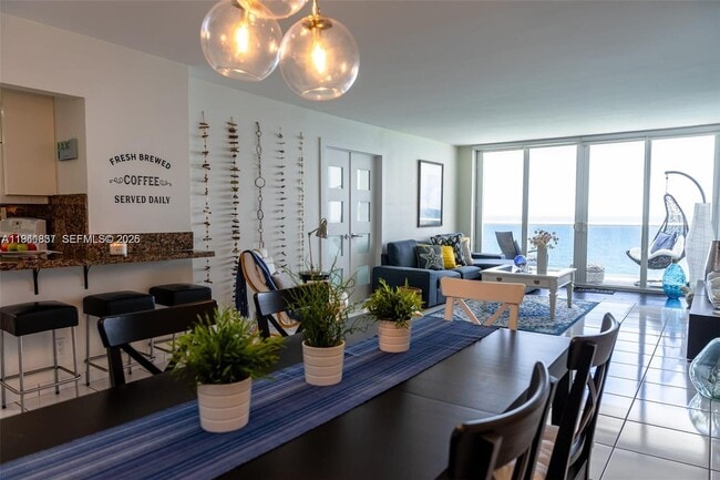 Building Photo - 3140 S Ocean Dr