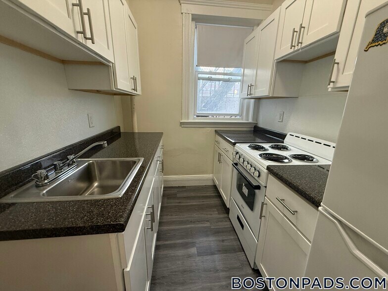 Primary Photo - 1185 Boylston St