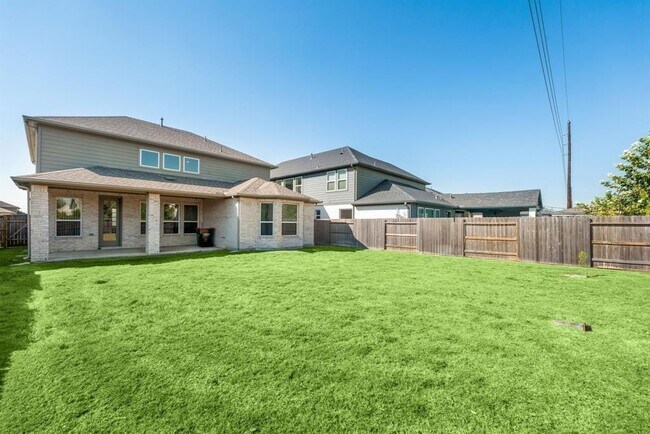 Building Photo - 20914 Kadefield Dr