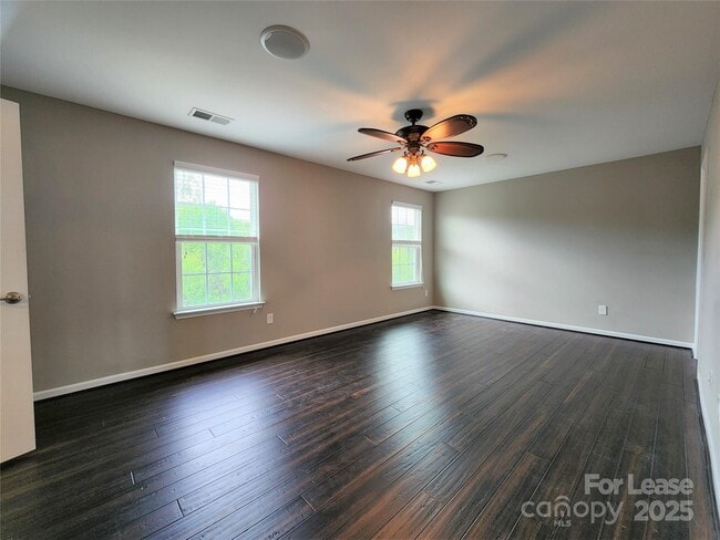 Building Photo - 1295 Farm Branch Dr SW
