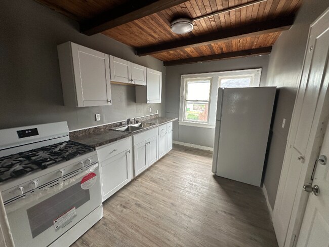 Building Photo - 4747 E 88th St