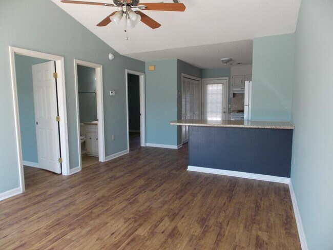 Primary Photo - 140 Lanier Dr