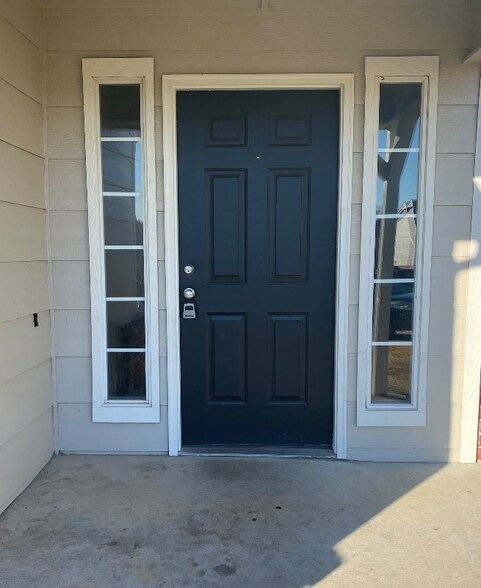 Building Photo - 955 Hamilton Falls