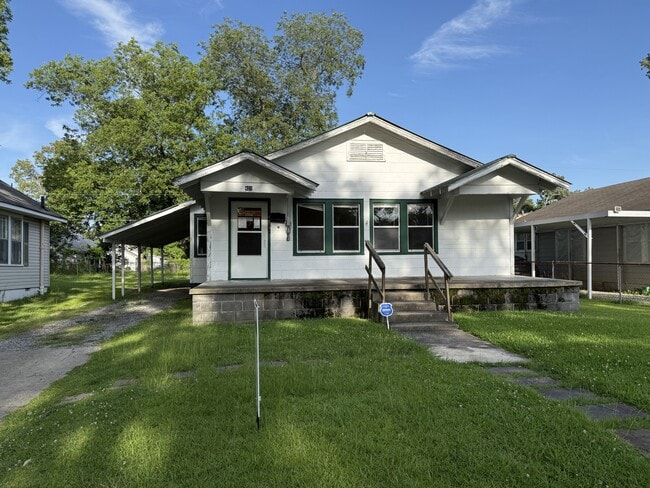 Building Photo - 421 N 34th St