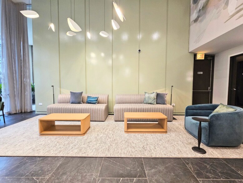 Building Photo - 1350 N Dearborn St